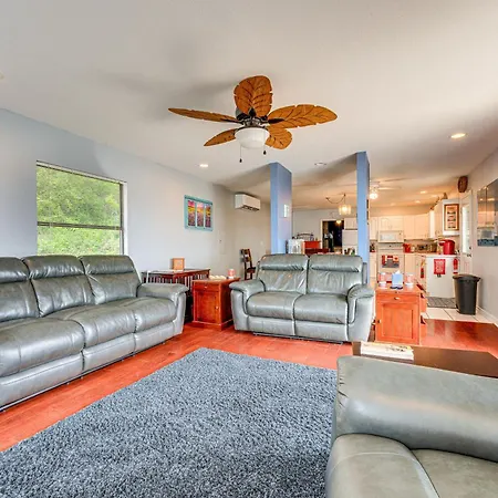 Waterfront Lake Buchanan Cottage With Kayaks!
